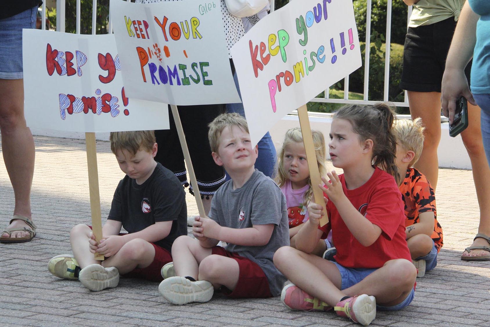 North Carolina lawmakers approve more voucher funds and order sheriffs to aid federal agents