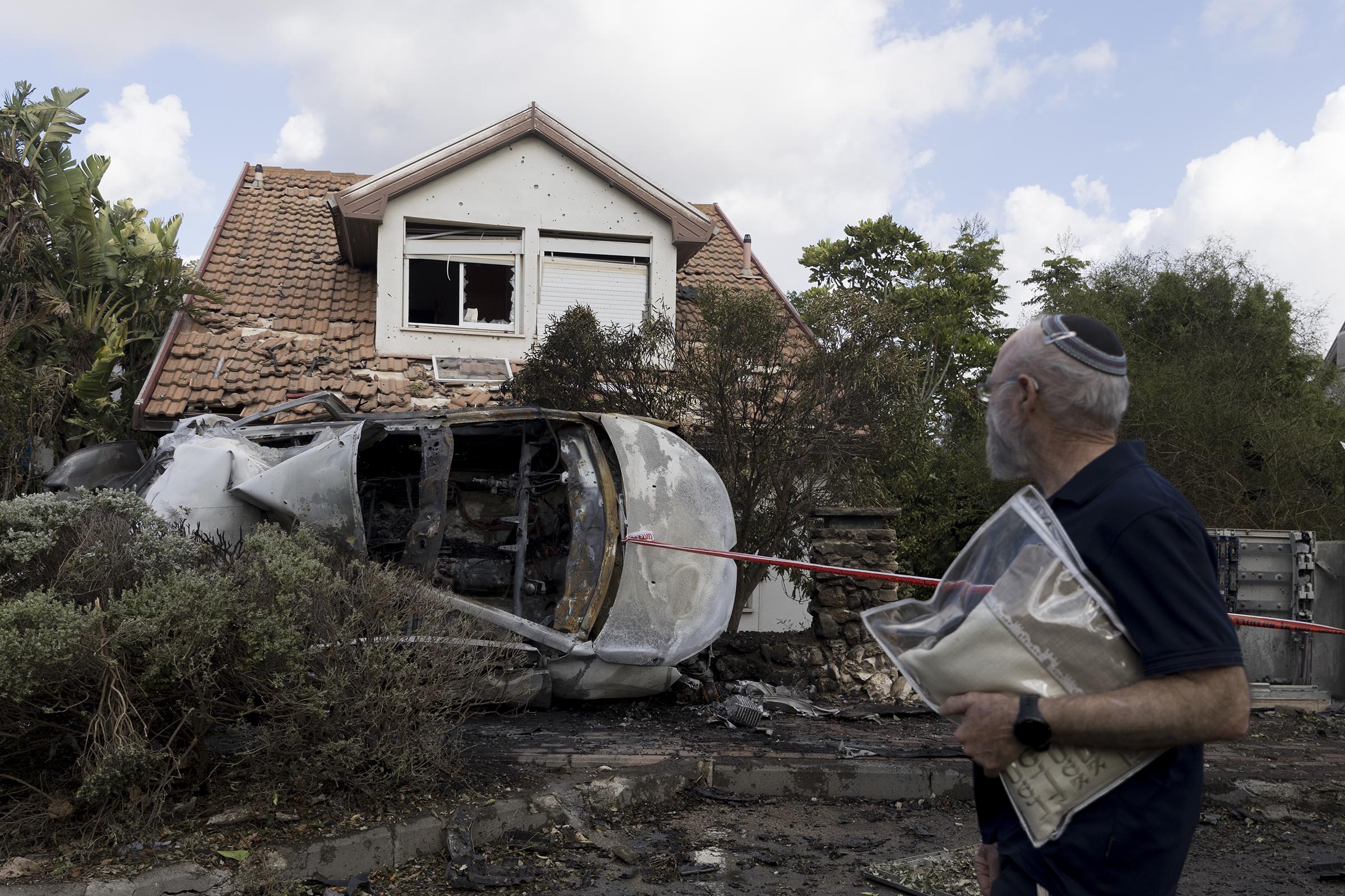 Israeli strikes kill 492 in Lebanon’s deadliest day of conflict since 2006