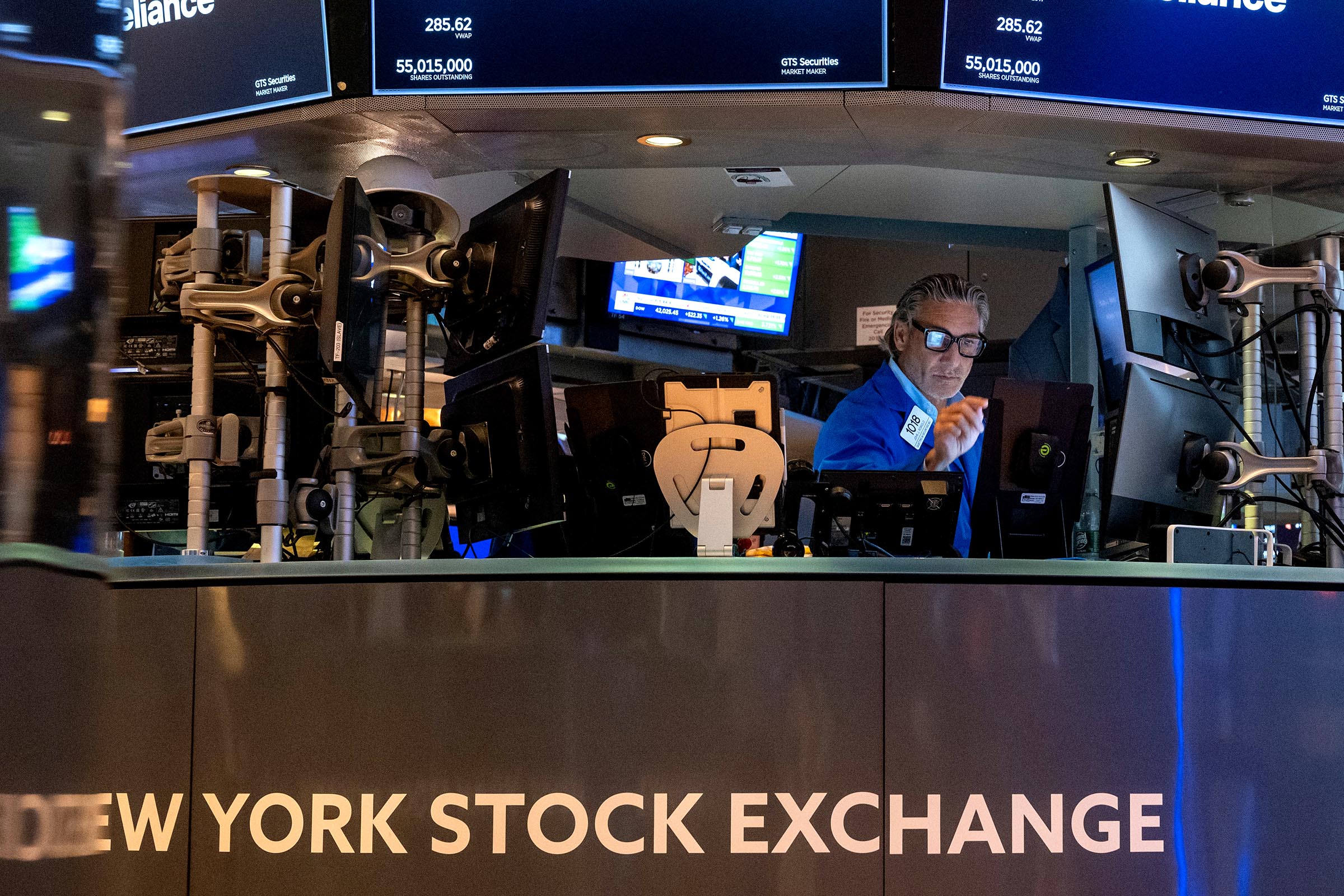 Stock market today: Wall Street closes its record-setting week mixed as FedEx slumps and Nike jumps