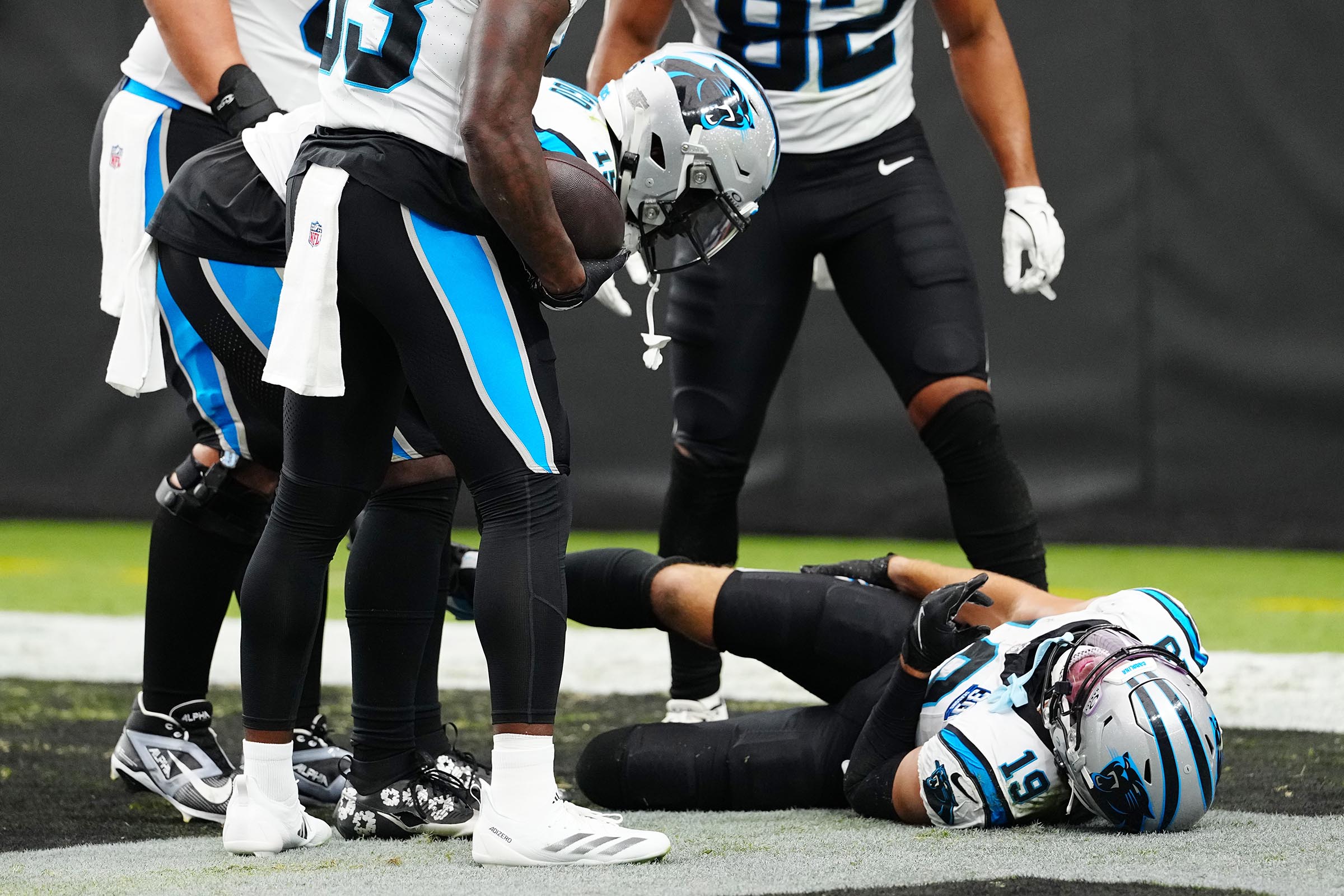 Panthers WR Adam Thielen will miss at least 4 weeks after being placed on IR with hamstring injury