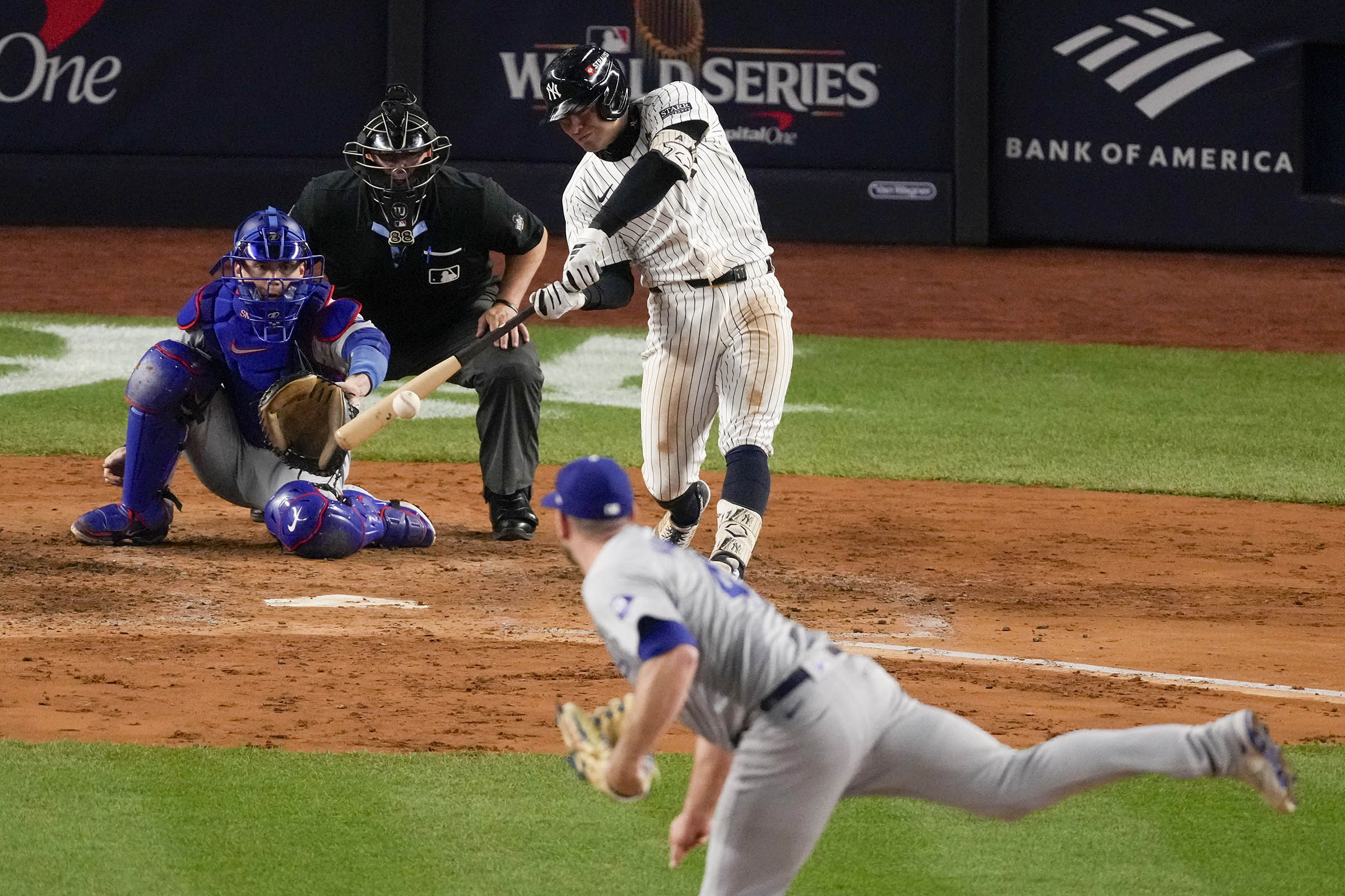 Volpe slam sparks comeback after Freeman homer, Yanks beat Dodgers 11-4 to force World Series Game 5