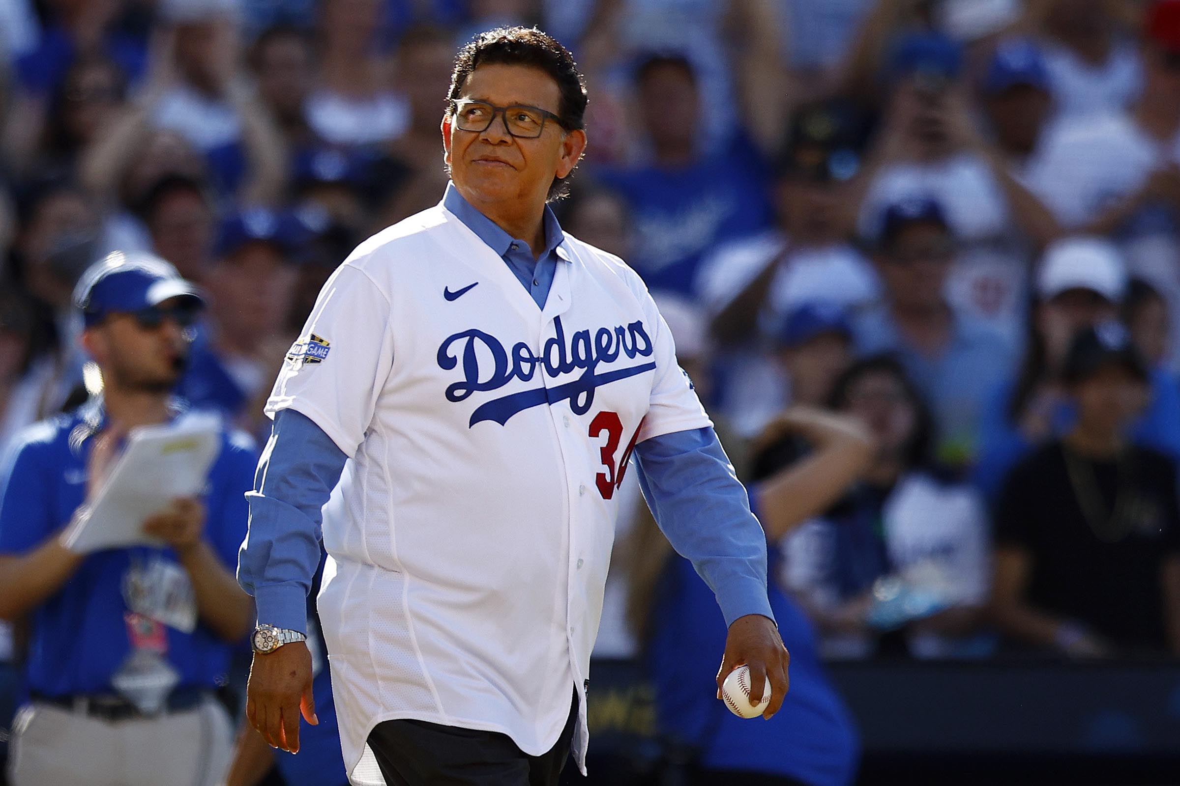 Fernando Valenzuela, Mexican-born pitcher whose feats for Dodgers fueled ‘Fernandomania,’ dies at 63