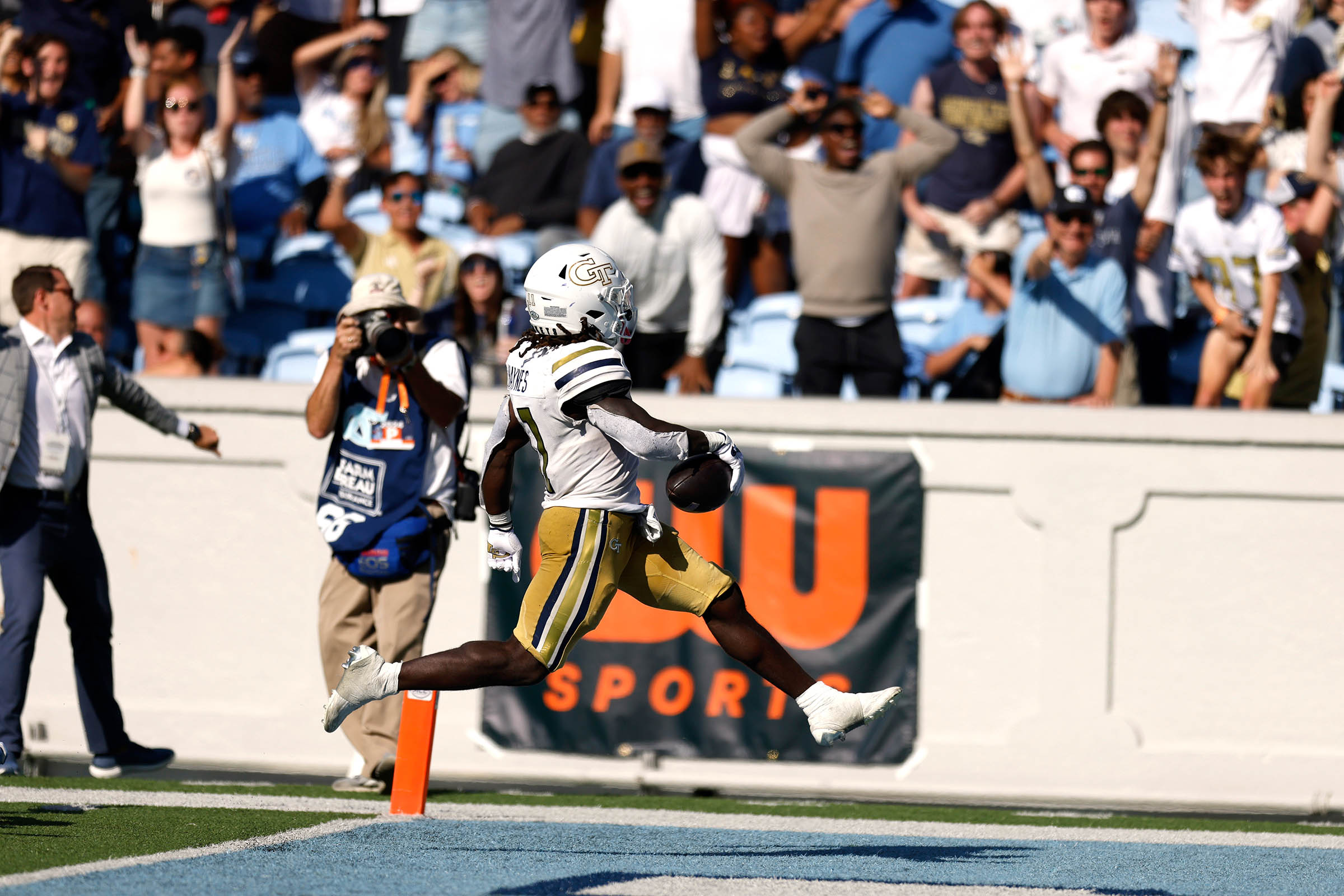 Jamal Haynes scampers 68 yards in final minute, lifting Georgia Tech over North Carolina 41-34