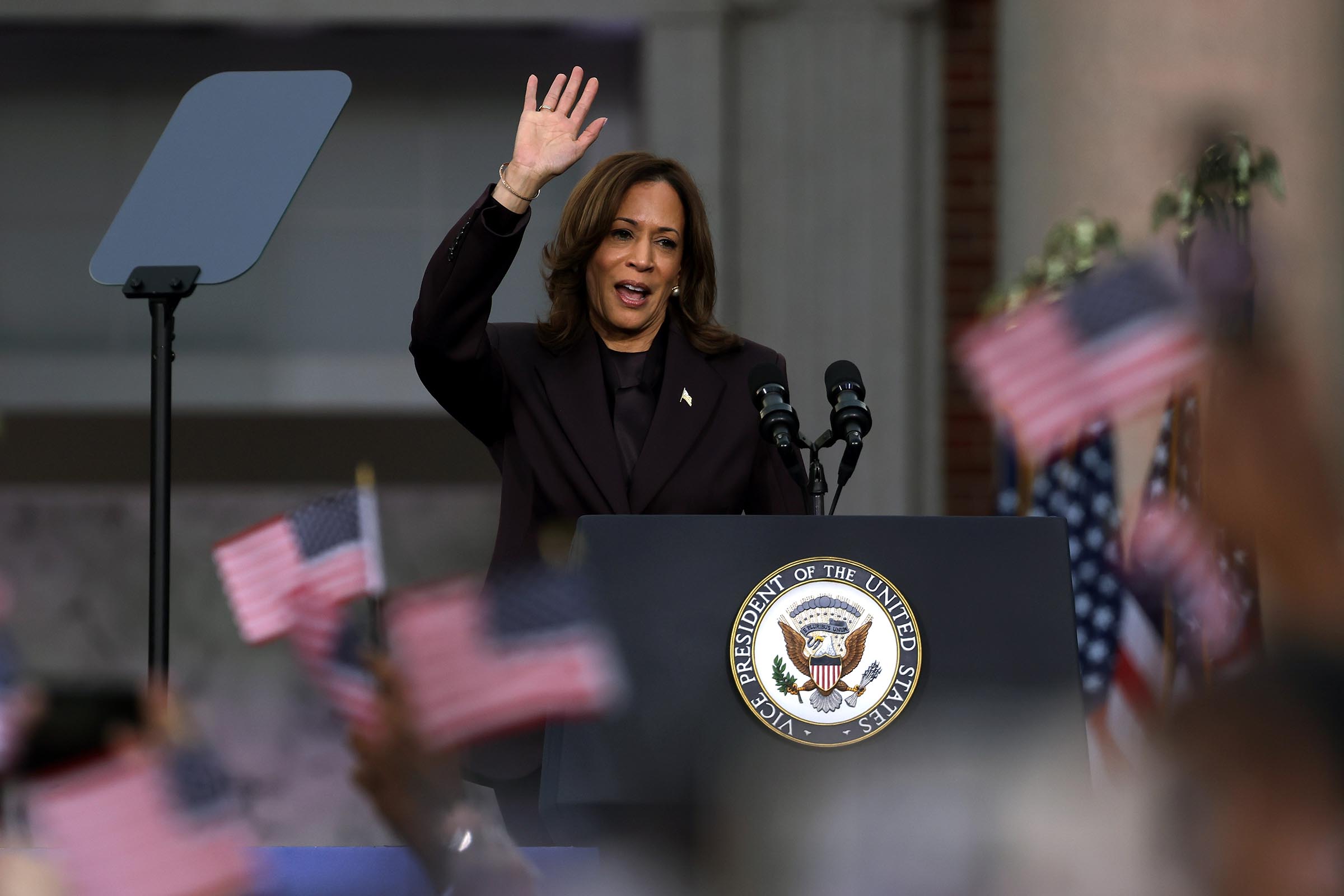 Harris says nation must accept election results while urging supporters to keep fighting